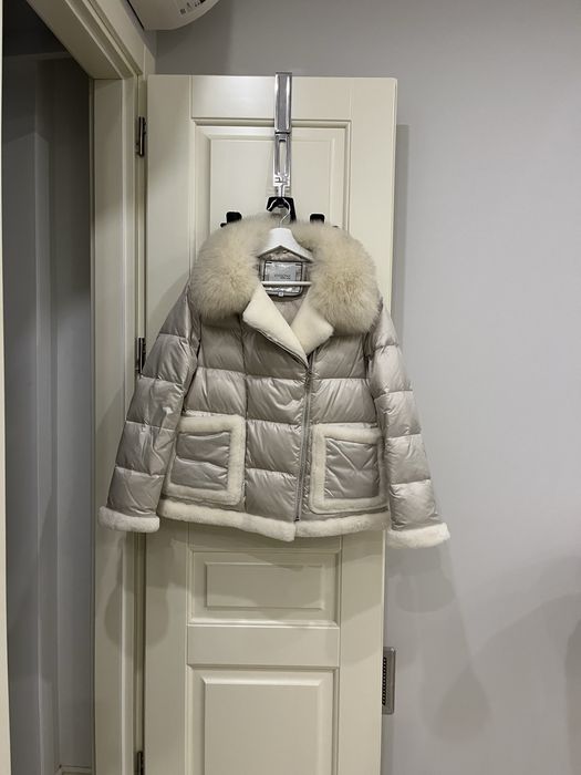 Пухова куртка з натуральним хутром
