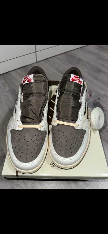 Jordan 1 Retro Low OG SP Travis Scott Reverse Mocha 44