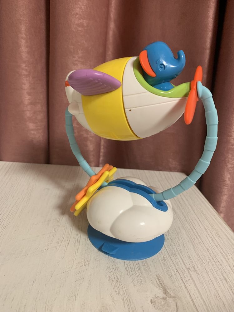 Самолет на присоске fisher price