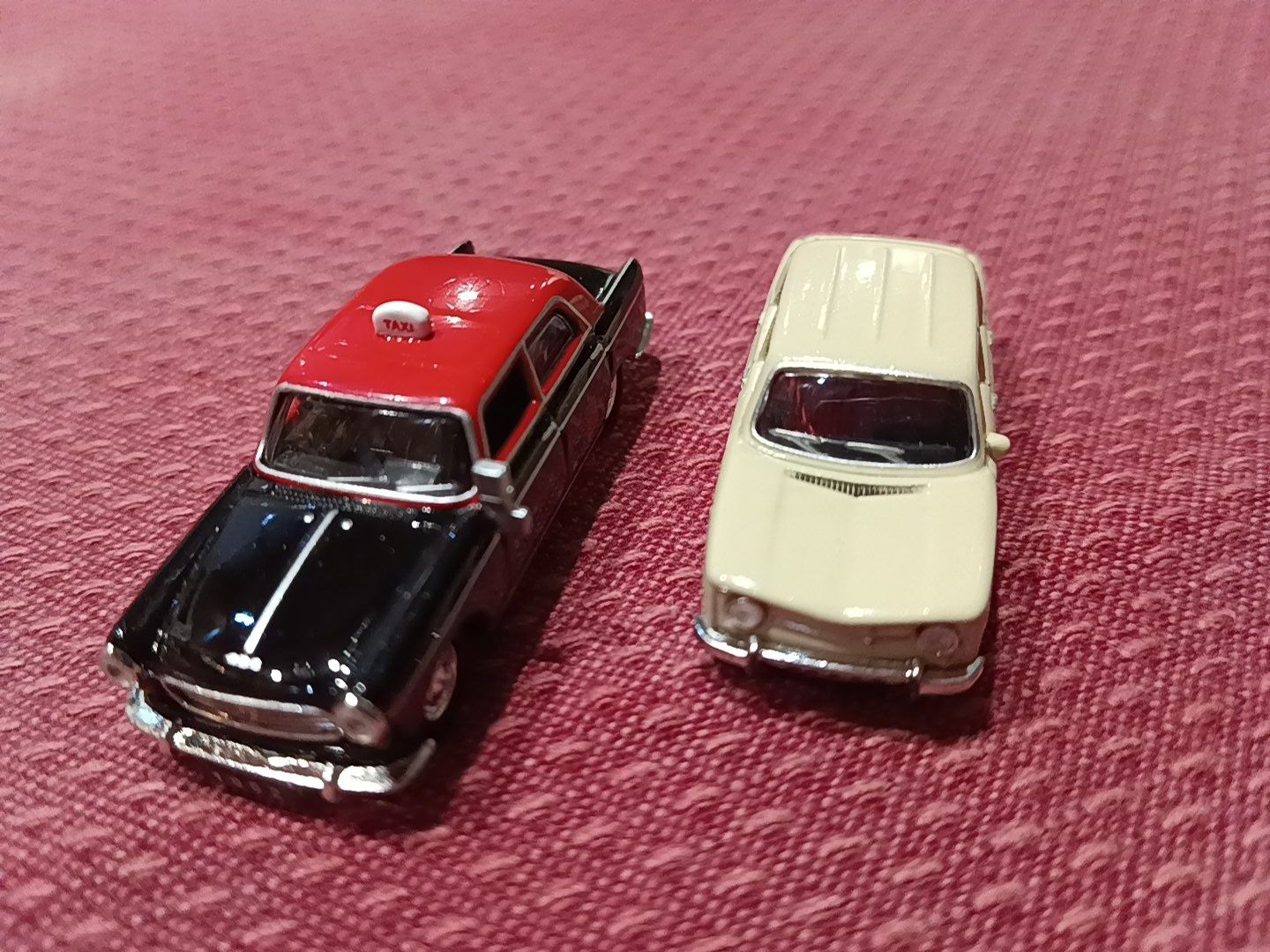 Міні-моделі автомобілей (масштаб H0, 1/87)