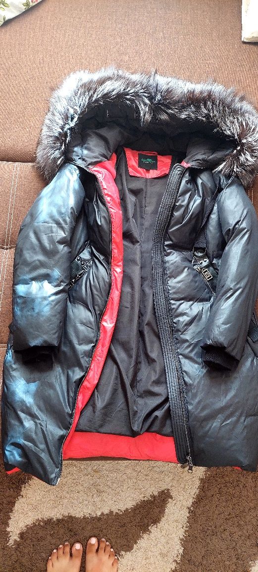 Зимова чорна куртка з натуральним хутром чорнобурки S-40-42р