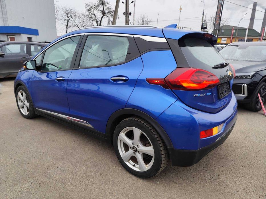 CHEVROLET BOLT EV TOP Primer BOSE  Європа 64 квт на 450 км