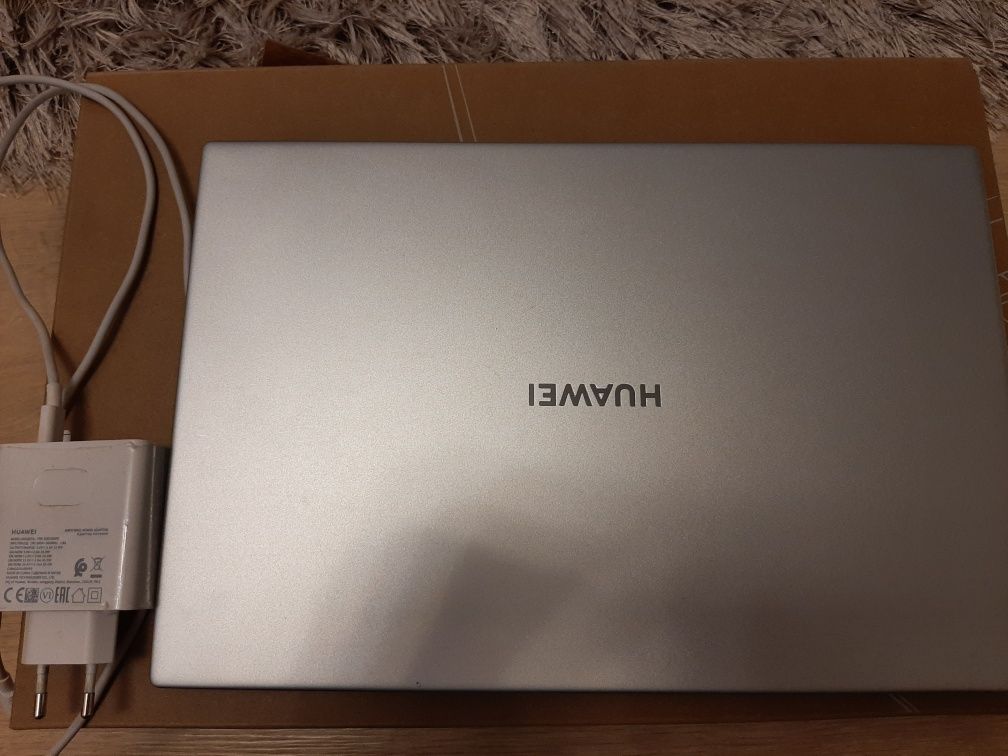 Huawei MateBook D 14 R5-3500/8GB/256/Win10 srebrny