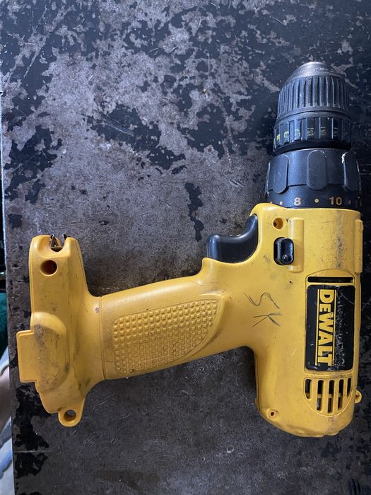 Шуруповерт dewalt