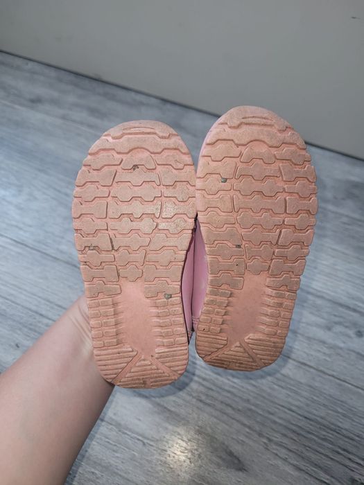 Buty o rozmiarze 22