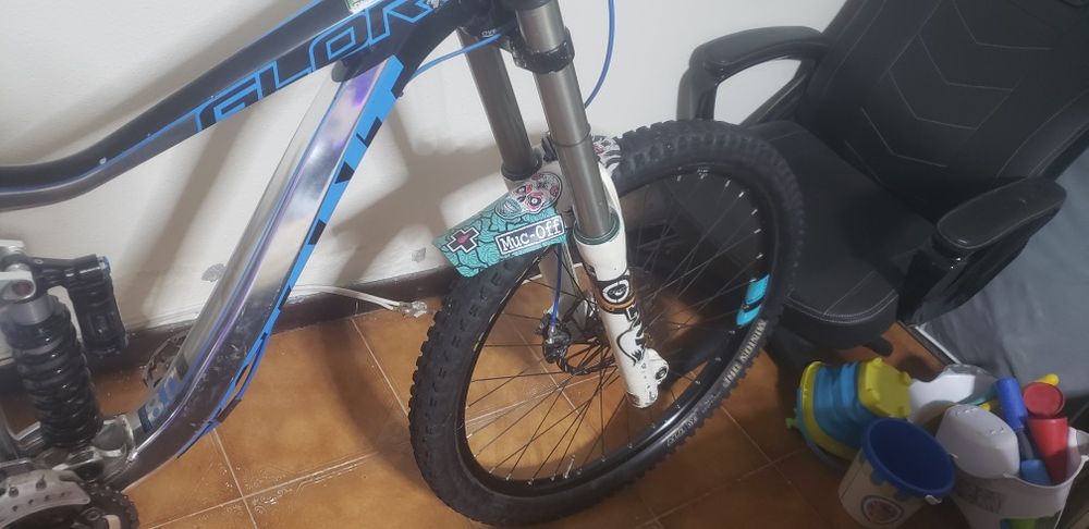 Bicicleta Giant Glory