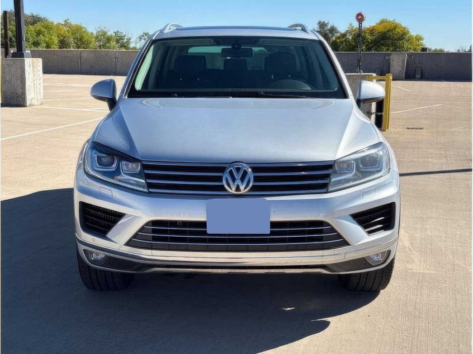Volkswagen Touareg      2015