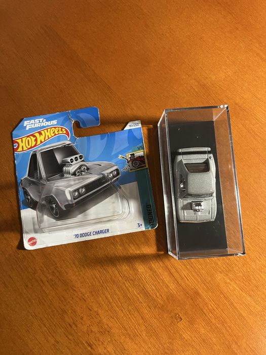 Hot wheels variados