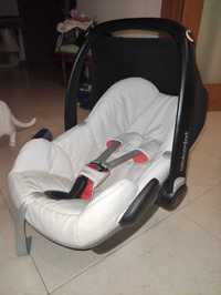 Cadeira Auto Bébé Confort Pebble + Capa Chuva