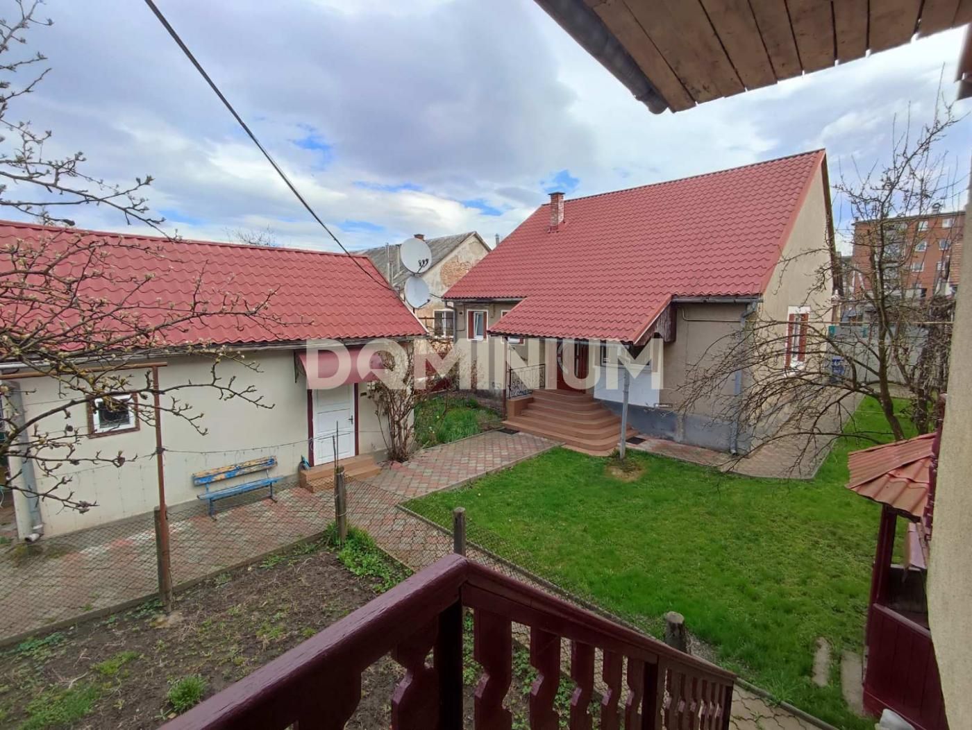 Продається будинок в центрі м. Хуст