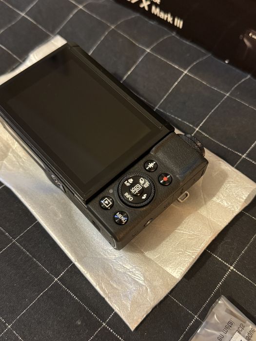 Canon PowerShot G7X Mark III