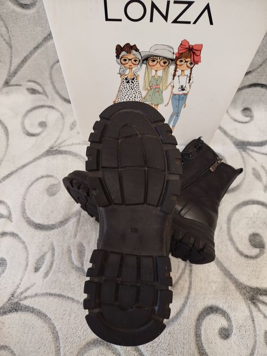 Зимові шкіряні чобітки (ботинки) Lonza, 37 р.