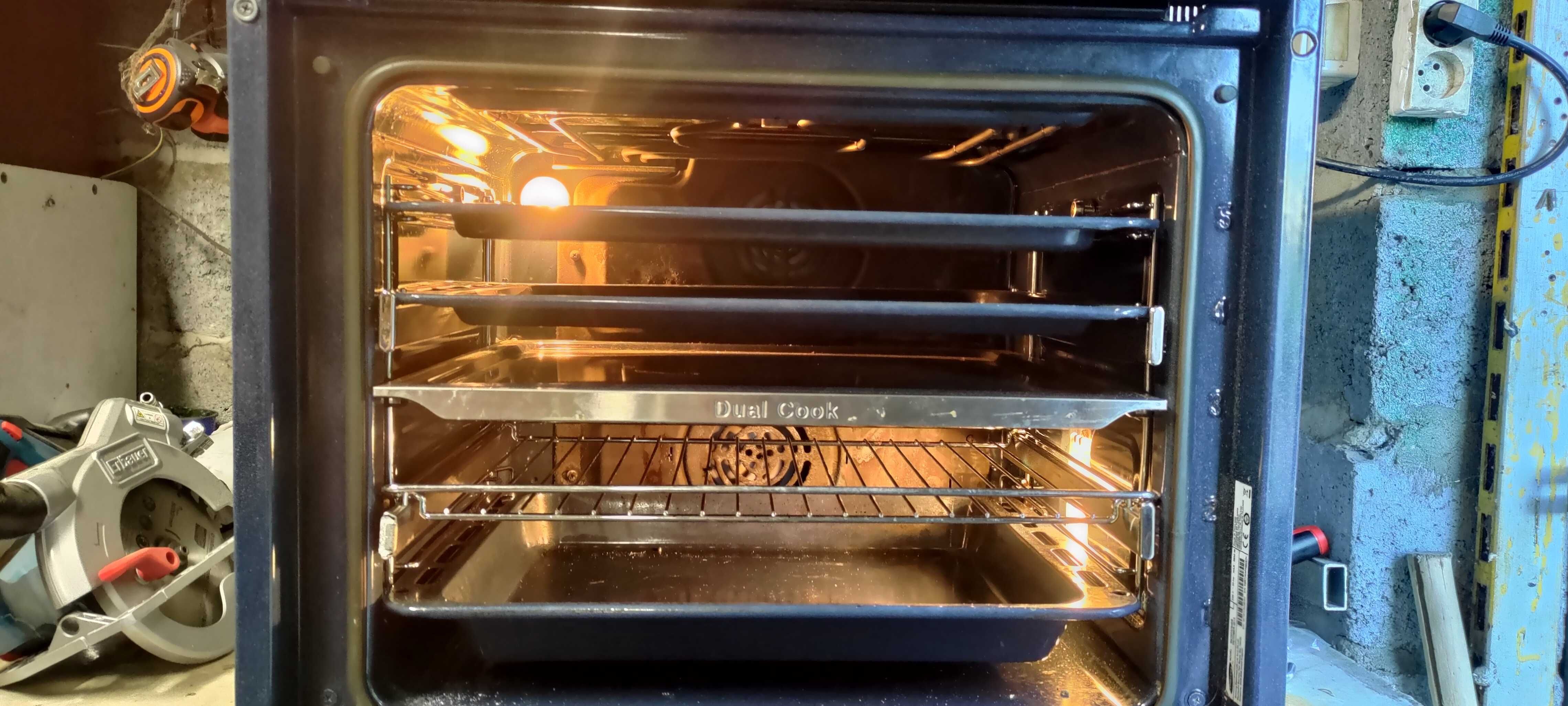 Piekarnik Samsung Dual Cook NV70f3784EB działa, ale do naprawy