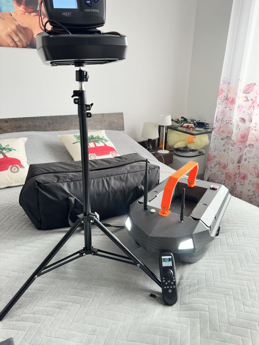 Łódka Manouweel Assassin GPS + Echosonda Lucky FF918C