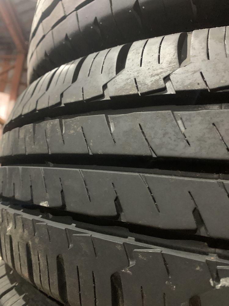 Шины б/у лето 215/70-15с Hankook Vantra LT