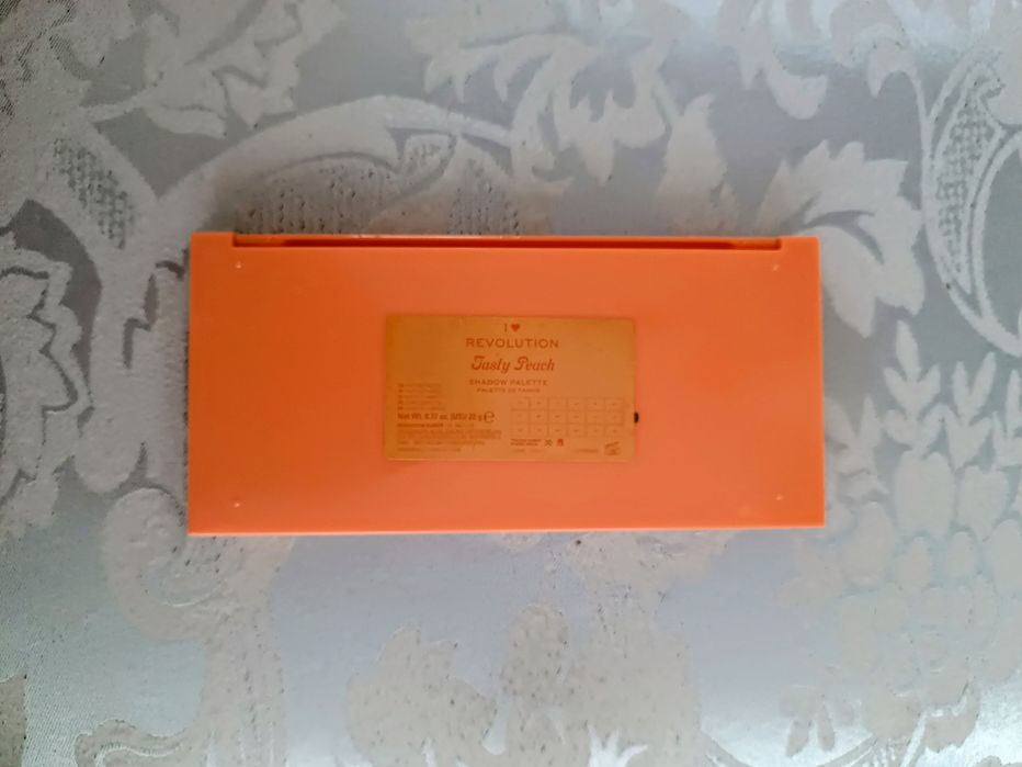 Paleta cieni Makeup Revolution Tasty Peach