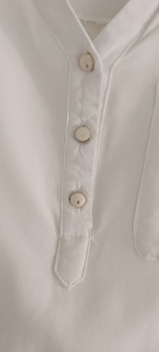 Camisa branca de manga comprida . Usada. Tamanho S