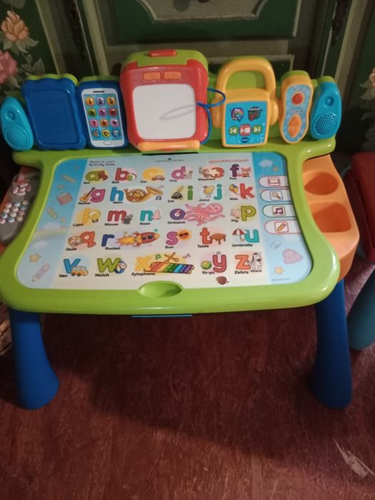 Stolik edukacyjny vtech j angielski