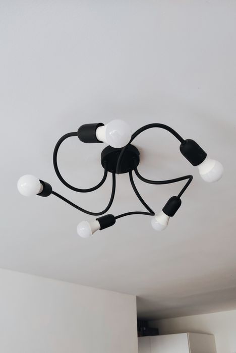 Żyrandol industrialny czarny