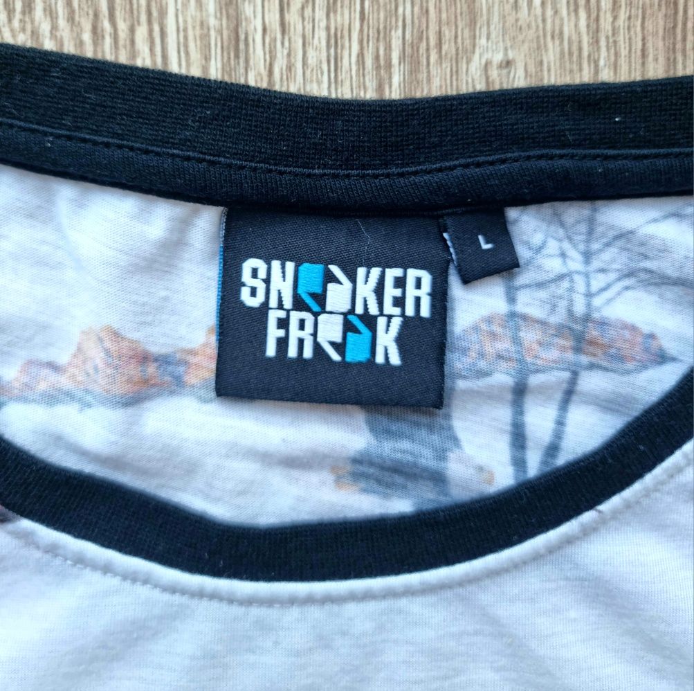 Koszulka Sneaker Freak roz. L Foot Locker t-shirt nike puma nike