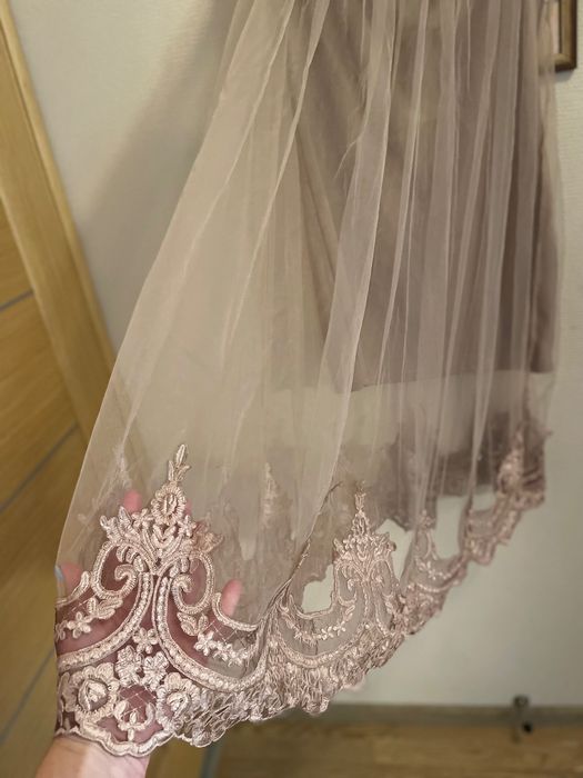 Сукня з мереживом платье с шитьем