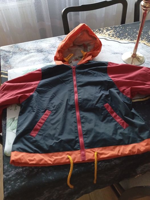 Przeciwdeszczowa kurtka chłopięca