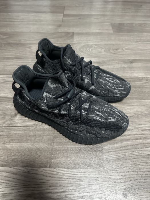 Кросівки adidas Yeezy