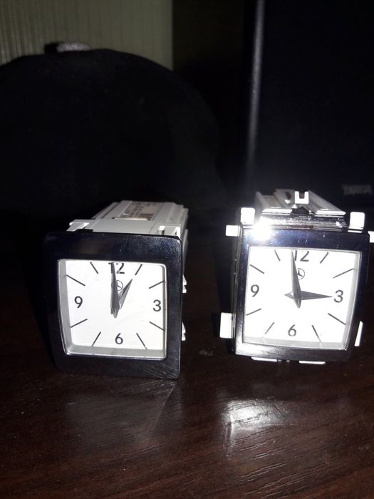 Часы на переднюю панель Мерседеса 221