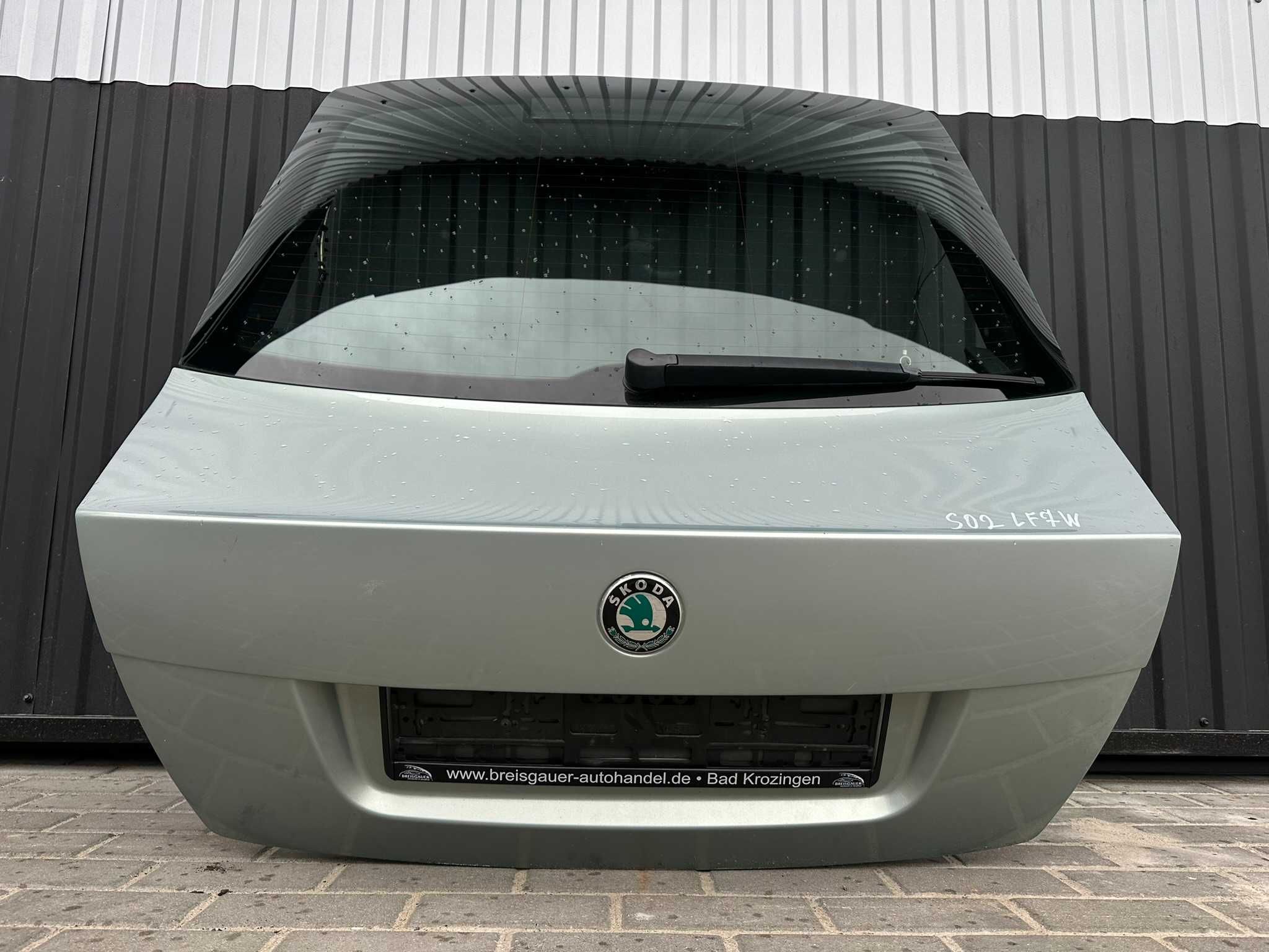 Багажник ліфтбек Skoda Octavia A5 Кляпа ліфтбек Шкода Октавія А5 LF7W