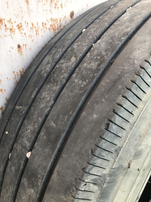 Продам 2 грузовые покрышки 315/70R22,5
