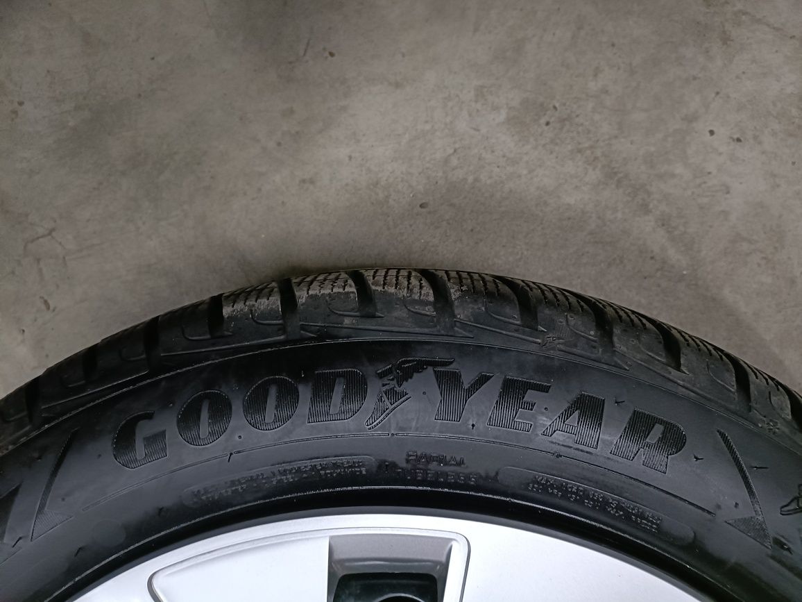 Opony zimowe Goodyear Ultragrip Performance GEN-1 215/55R18