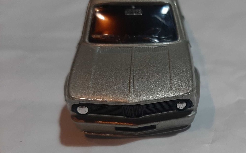 Miniatura Solido Bmw 2002 escala 1/43