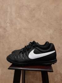 Продам кроссовки-сороконожки Nike Majestry AQ7901-017 Размер   41
