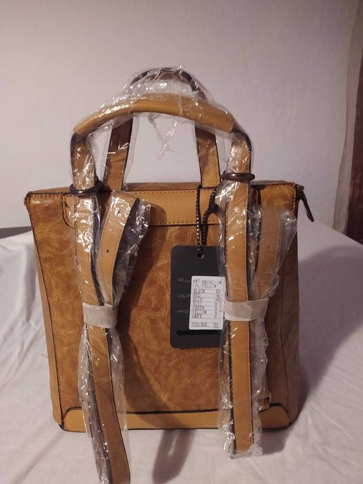 Mochila de senhora nova elegante nunca usada