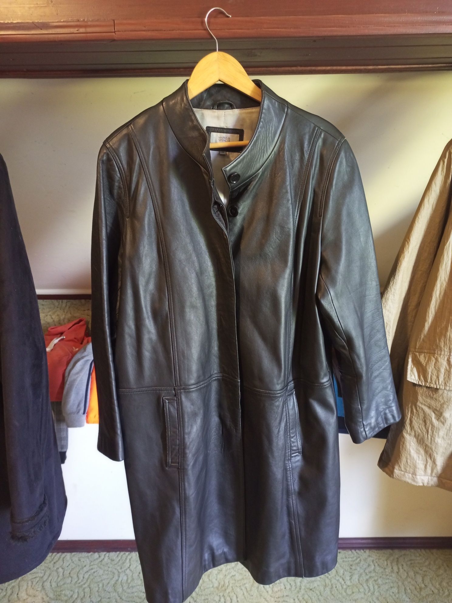 Куртки жіночі розмір L - XXL