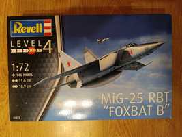 Model Revell MIG-25