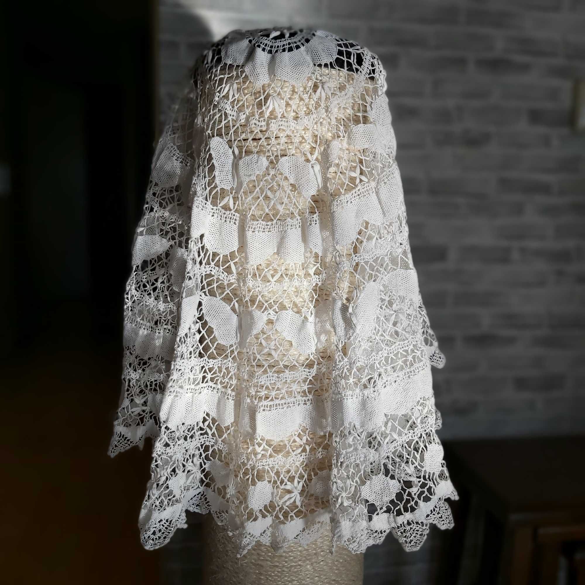 Tablecloth vintage lace filet guipure technique  round table d 105 cm