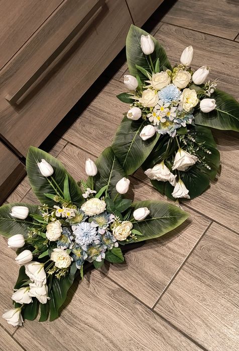 Kompozycja kwiatowa nagrobna