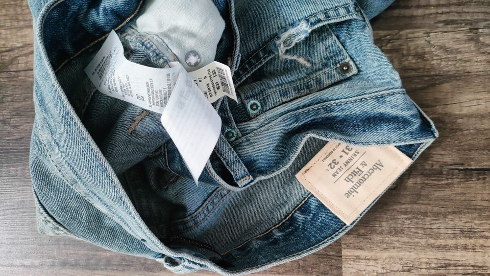 świetne przecierane skinny Abercrombie & Fitch  31/32