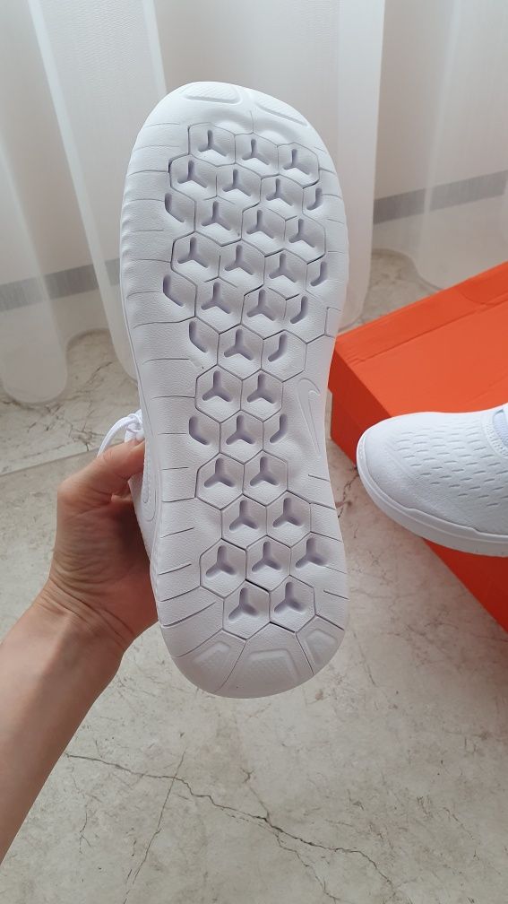 Нові красовки Nike, оригінал 41 розмір