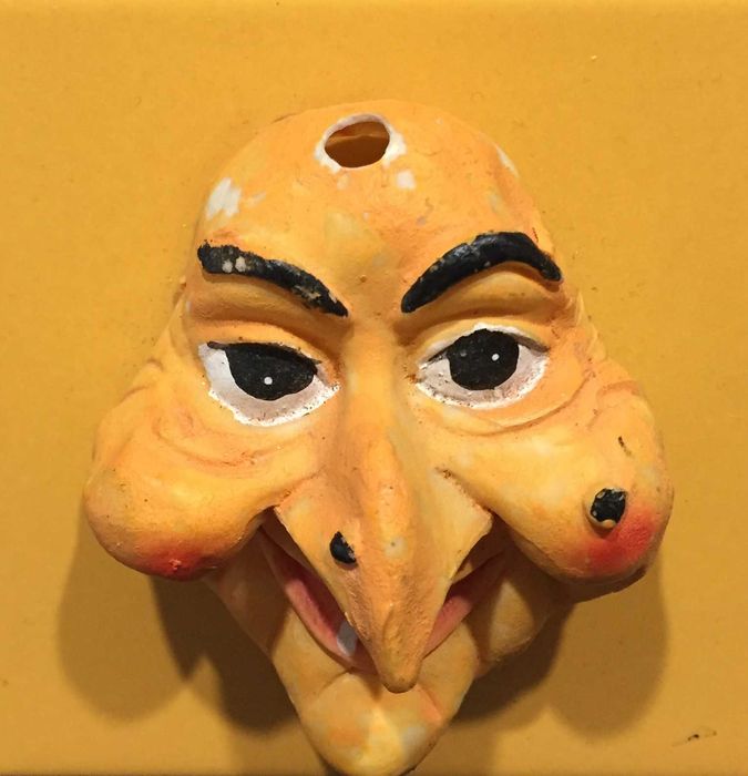 Azulejo antigo Português com imagem de bruxa