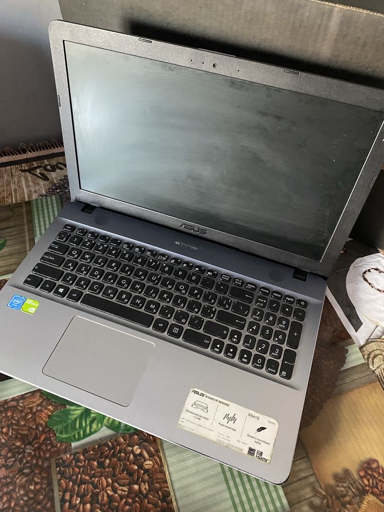 Запчастини до ноутбука Asus R541S+зарядне,під відновлення ноутбук