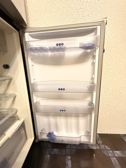 Холодильник WHIRLPOOL