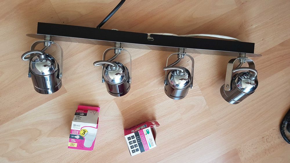 Elegancki kinkiet do wnętrz, jak nowy