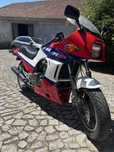 Kawasaki GPZ 900
