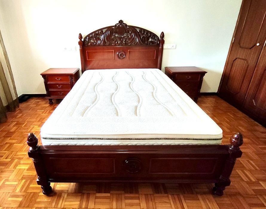 Mobília de quarto de casal classica