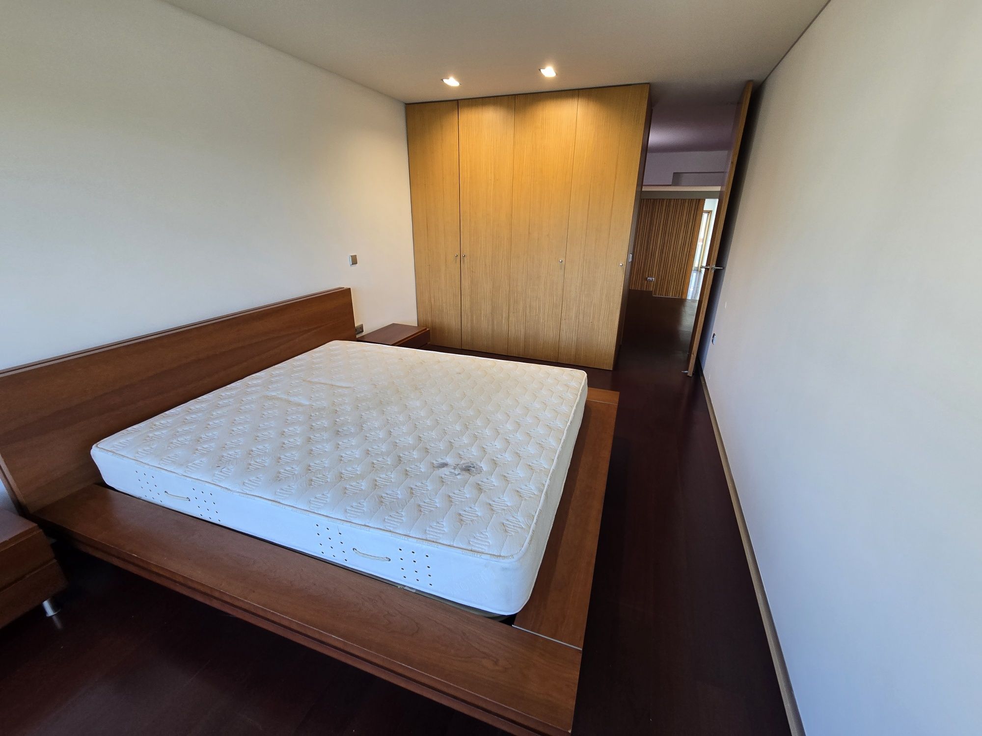 Apartamento T3 semi-novo