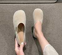 Жіночі туфлі на плоскій підошві
