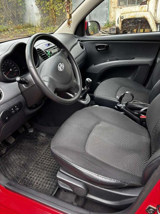 Продаю Hyundai i10, 2012 рік
Один власник, куплена з автосал