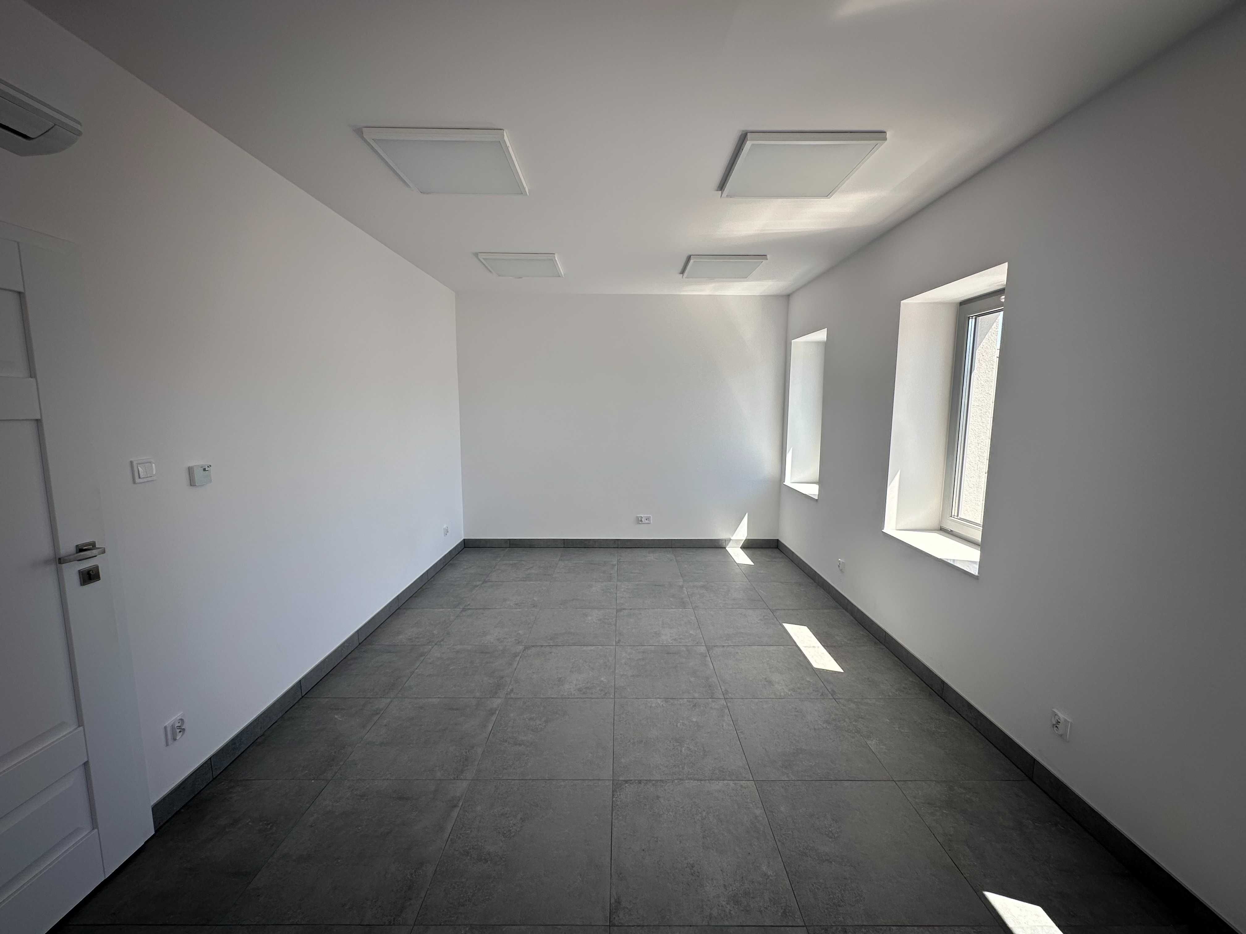 Wynajmę lokal 20 m2 w centrum  Łasku, ul. Warszawska - Srebrne Pasaże